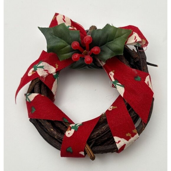 Christmas Wreath Magnets with Decorative Ribbons Lace & Florals Set of 3 - Picture 5 of 8